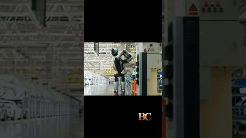 Humanoid robot swaps its own battery to work 24/7