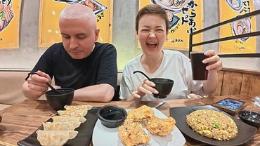 Мукбанг Вован ЗАЖАЛ мне МОИХ же ДЕНЕГ на МАЛЬДИВЫ! Один раз живём, буду ТРАНЖИРОЙ) Плотный ужин