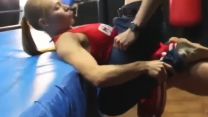 Strong Girl Lift BIG GUY WITH ABS CLOSE UP