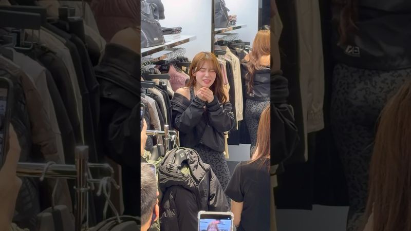 多慧跳舞跳到一半突然撞到手手！好痛呀！ @lee_dahye #李多慧 #이다혜 #啦啦隊 #cheerleader #棒球 #baseball #台湾野球チア #台湾野球 #치어리더 #shorts