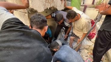 Palestinians pull relatives from rubble after Israeli strike | AFP