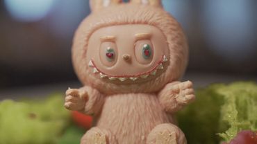 Десерт в виде игрушки Лабубу предлагает ресторан в Москве