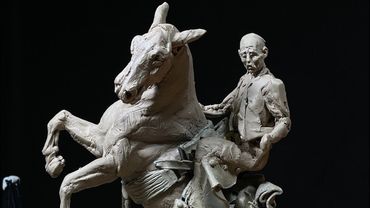 UNEXPECTED JOLT OF FEAR   A Face Appears at my Finger Tips