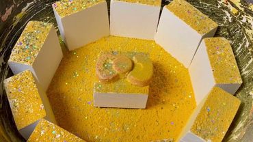 Fresh & Reformed Chalk with Sifted Yellow Chalk Powder