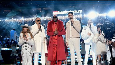 Snoop Dogg - Christmas in Minnesota (Official Music Video)