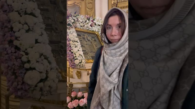 По молитвам у этой иконы к людям чудесным образом в жизнь приходит радость 🙏