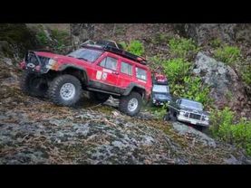 Traxxas TRX-4 Ford Bronco & 2 Jeep Cherokees Crawling - Axial SCX10ii