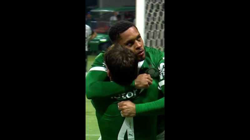 O gol mais feio do ano! Vitor Roque a favor ou Junior Alonso contra?