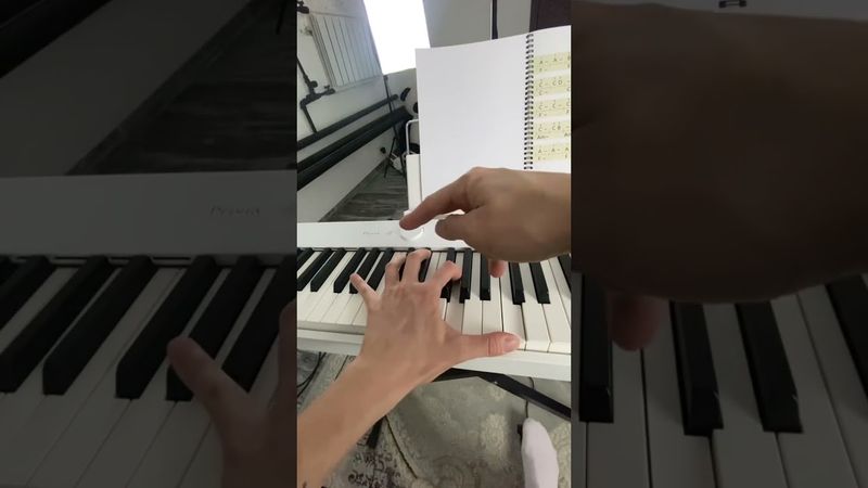 КРУТОЙ ПРИЁМ НА ПИАНИНО | СОХРАНЯЙ И УЧИ 🔥 #пианино #арпеджио #импровизация
