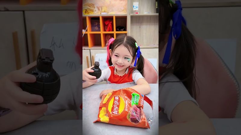 小丑跑到coco的牙里面了 #小丑 #天使 #shorts