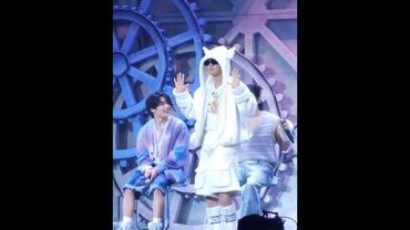 Han dancing Igloo by kiss of life #straykids #han #skz #kpop