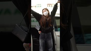 一臉就還沒睡醒的多慧 下車直接先伸了個大懶腰🤣@lee_dahye #李多慧 #이다혜 #cheerleader #fancam #shorts