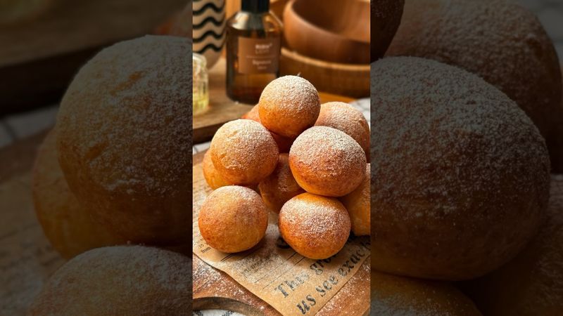 Тривожні пончики з чорносливом 🍩 Мою книгу рецептів до Різдва можна придбати за посиланням в шапці