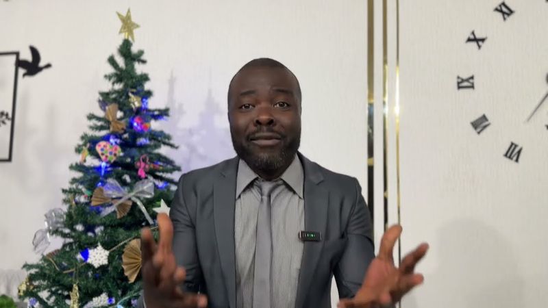 Поздравляет всех с Новым Годом Нигга 🎊🎄🎉