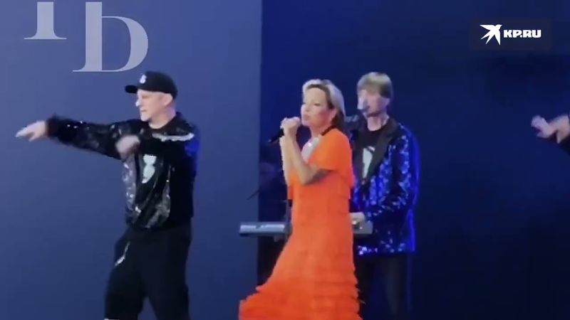 «Энергосберегающая» подтанцовка Булановой