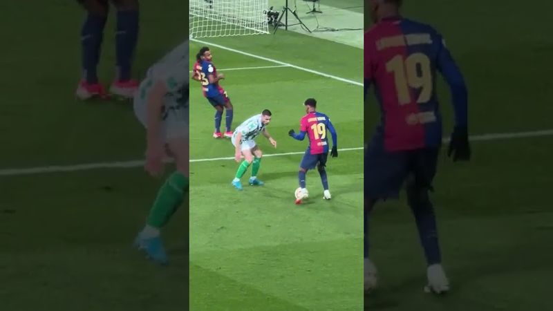 Barcelona New Lionel Messi - Lamine Yamal skills ❤️#barcelona #skills #lamineyamal #football #shorts