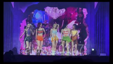 LE SSERAFIM (르세라핌) - Perfect Night | ShowCase | 240219