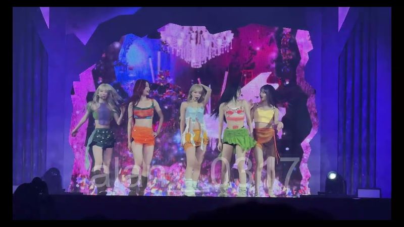 LE SSERAFIM (르세라핌) - Perfect Night | ShowCase | 240219