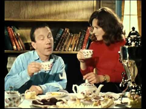 ...тоже ученый. У него три класса образования. .wmv