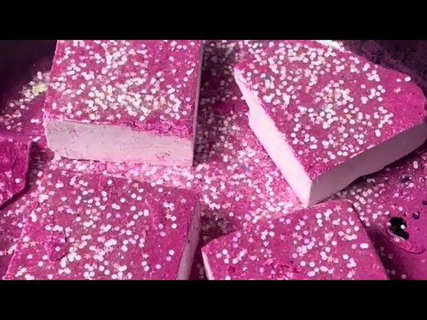 Glittery Pigment Powder on Fresh Chalk 