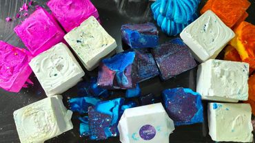 Celebration 🍾 crush 23k + 24k ...Dyed Zinnia + ACQ frehies + Bright gritty blocks 😇