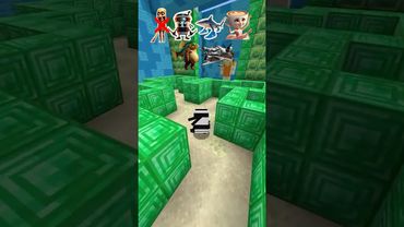 Closing One Door - Go through the Labyrinth VS Italian Brainrot Mobs #minecraft #italianbrainrot