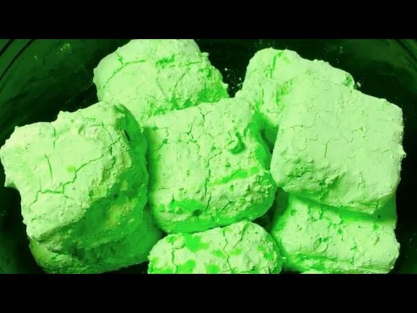 Oily Green Pasted Chalk