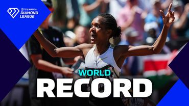 Faith Kipyegon breaks own WORLD RECORD in Eugene 1500m - Wanda Diamond League 2025