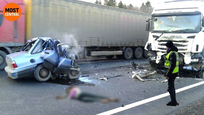 135 Insane Truck Crashes – Idiots Behind the Wheel in a Crash Course of Chaos!