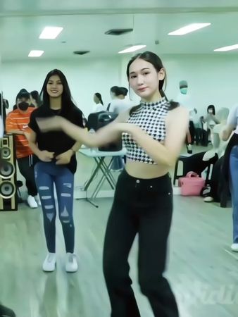 When dance practice DJS jadi The Eve😅 Lincah banget Lau❤️‍🔥 #lauramoa...