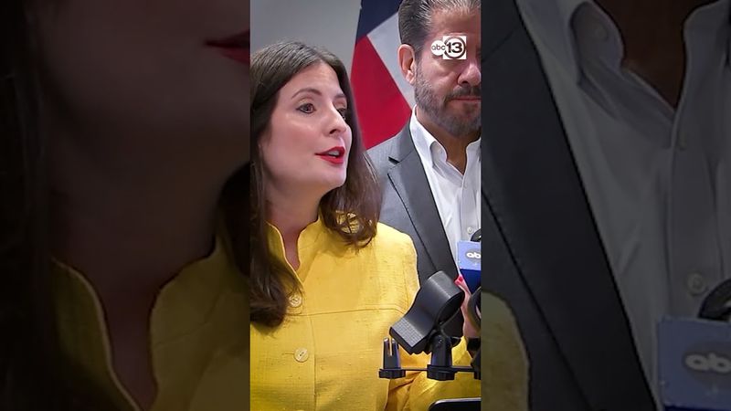 Harris County officials vote 3-2 to raise constables' salaries to $293K; budget still needs approval