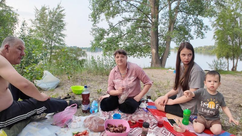САМОЕ ТЯЖЁЛОЕ РЕШЕНИЕ В ЖИЗНИ.. МАМА С БАТЕЙ В ШОКЕ! ЖАРИМ ШАШЛЫКИ