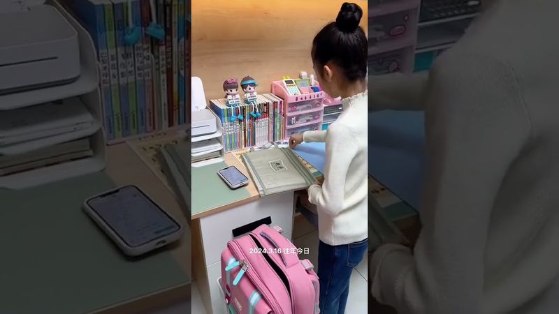 爸爸妈妈相信好习惯比成绩更重要！先有好习惯再有好成绩！自律的孩子也都不是天生的，好习惯在于每日不断坚持日积月累，而且背后也离不开父母的坚持和监督！低年级就是要注重习惯的养成和培养时间观念。现在女儿每