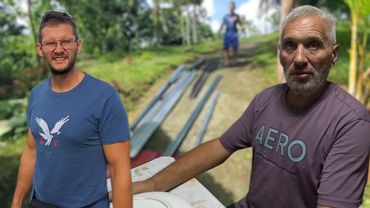 Мумай уехала | Потеряли материал по дороге | Делаем экраны от дождя | Почему у нас ничего не растет