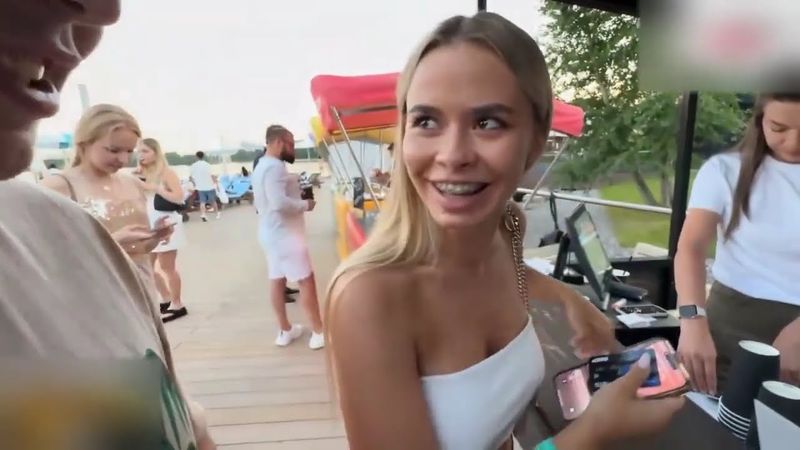 АНАР ЗНАКОМИТСЯ С КРАСИВЫМИ ДЕВУШКАМИ - anarabdullaev