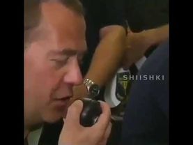 Медведев если меня кто нибудь слышит