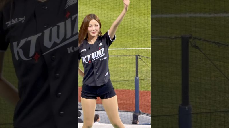로하스 등장송 #김해리 #김해리치어리더#ktwiz #kt위즈 #kt위즈치어리더
