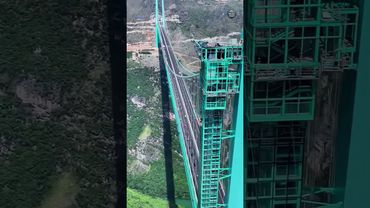 How China Built the Tallest Bridge on Earth! Huajiang Canyon Bridge