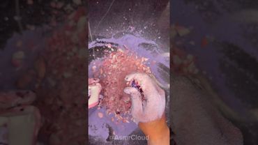 Dyed red gym chalk with purple powder & baby oil crush 💕