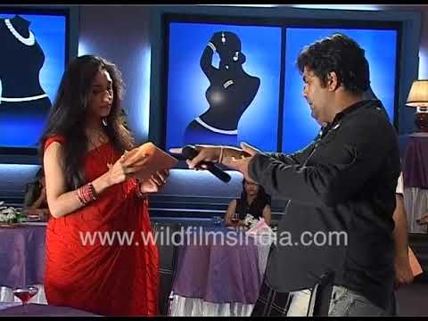 Rituparna Sengupta is flaunting her silky hair again and again on location film Sirf