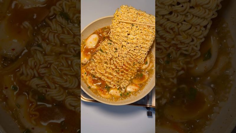 Korean Ramen 🍜 #asmr #samyang