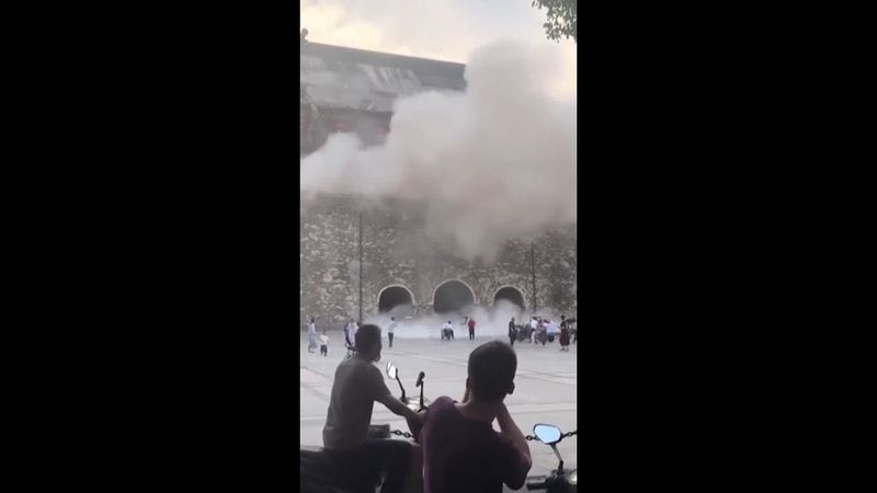 Roof of 600-year-old historic Chinese tower collapses