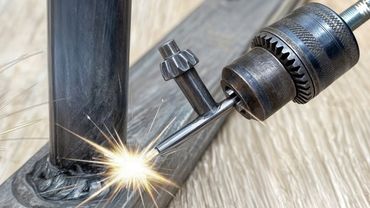 "只需 1 美元..！  13 分钟如何在家制作电弧焊机——专家不告诉你的秘密