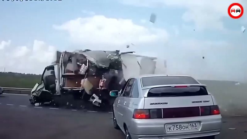 Слепые водители!!! Самые нелепые аварии и ДТП. Не уступил дорогу на перекрестке. Водитель наркоман.