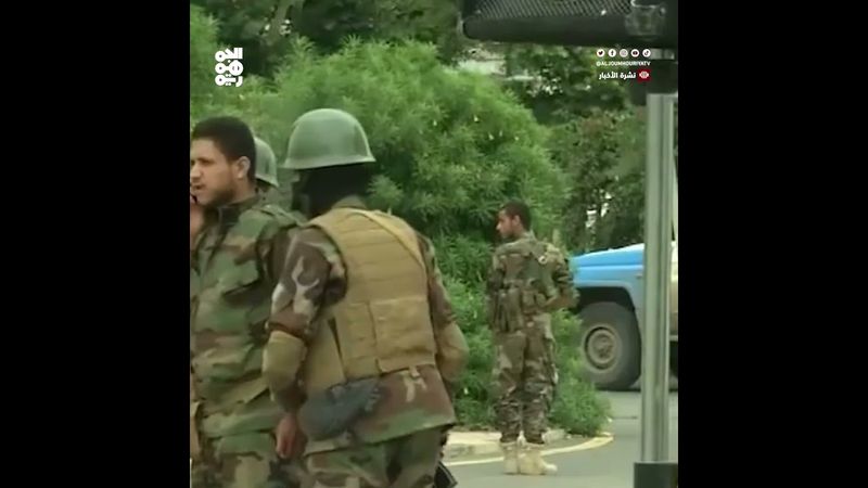 مليشيا الحوثي تشدد الرقابة على قياداتها العائدة خشية "الاختراق"