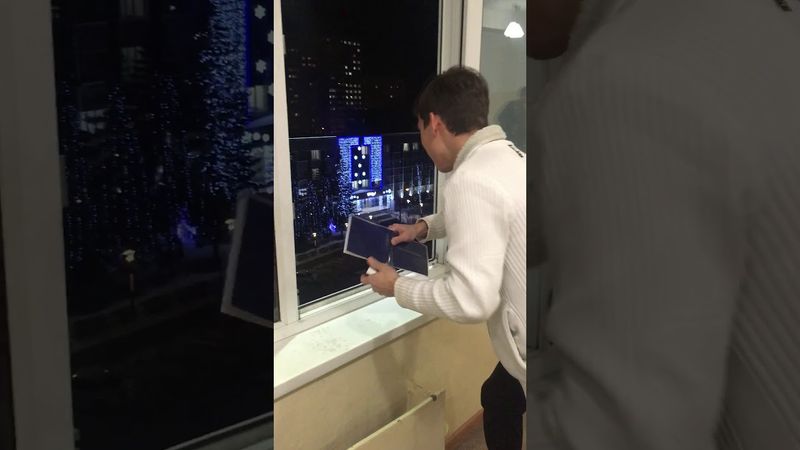 Халява приди. Парень выкинул зачетку из окна. Студень послал препода
