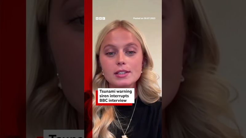 Tsunami warning siren interrupts BBC interview. #Tsunami #Hawaii #BBCNews