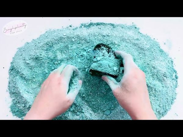Green dyed and reformed chalk 💚 ASMR | Oddly Satisfying | Gym Chalk