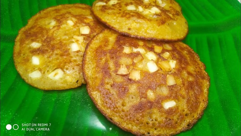 ஒரு கப் ரவை சுட சுட  அப்பம் /ரவை கலந்தப்பம்/Rava kalanthappam