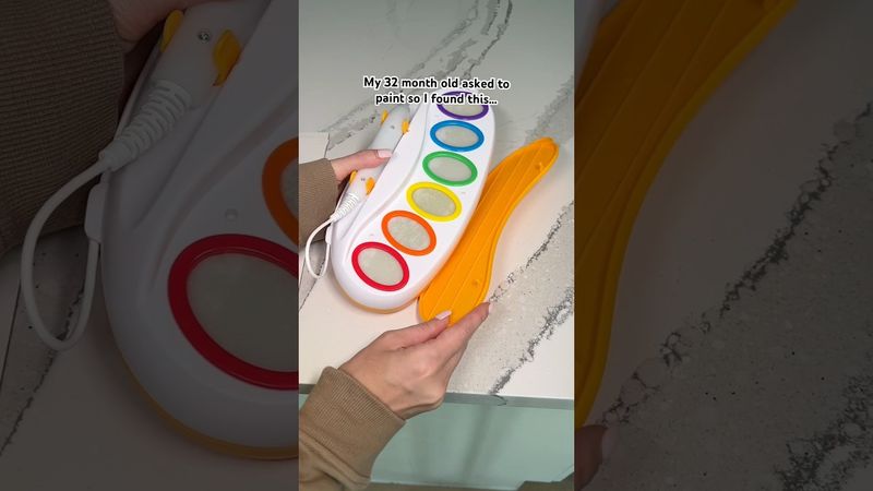 I tried the viral mess free painting pallete!!